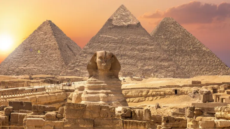 Private Pyramids and Sphinx trip Cairo