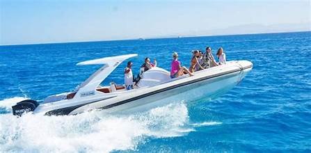 Private speedboat and snorkeling tour in Hurghada, Red Sea